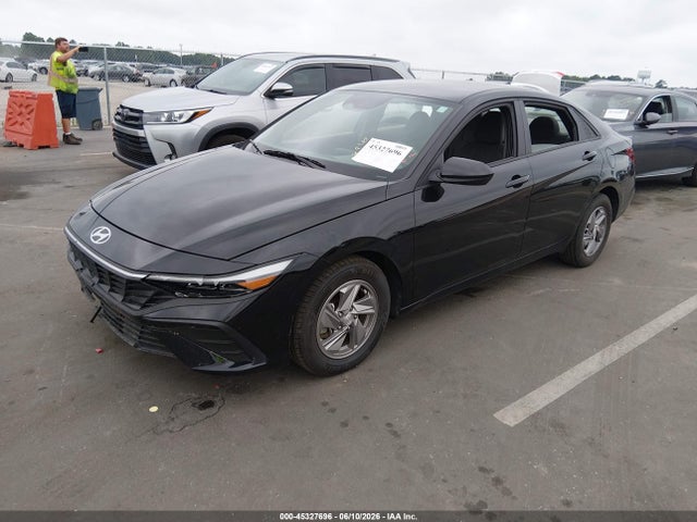 صورة 2 لـ 2025 Hyundai ELANTRA SE