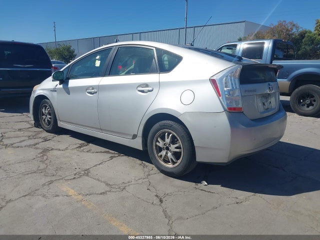 2011 Toyota PRIUS TWO — миниатюра 3