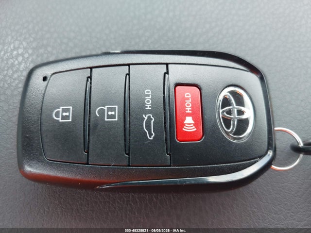 2026 Toyota CAMRY LE thumbnail 11