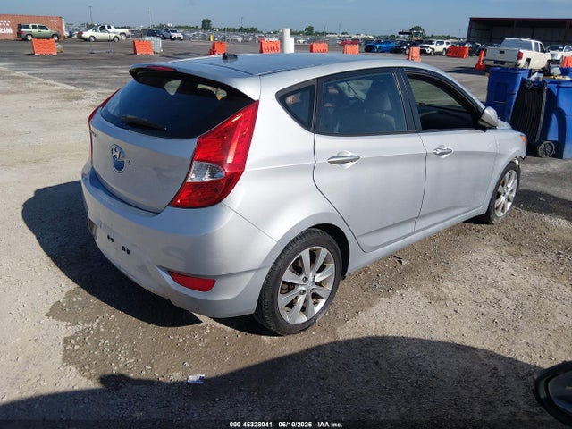 2014 Hyundai ACCENT SE — фото 4