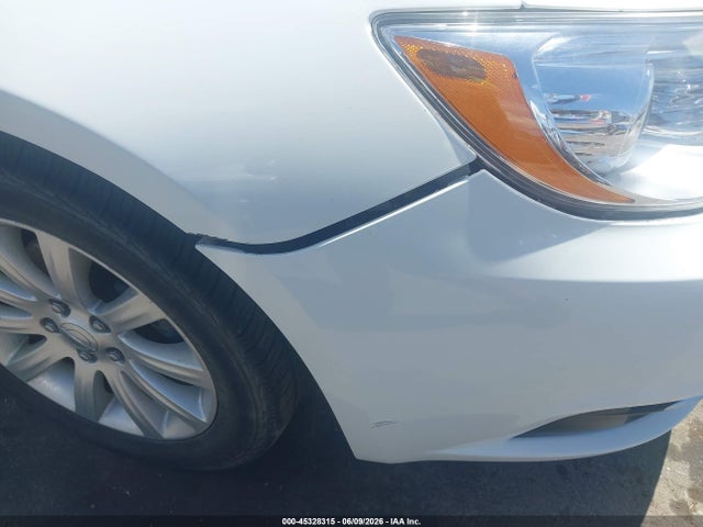 2012 Chrysler 200 TOURING — фото 6