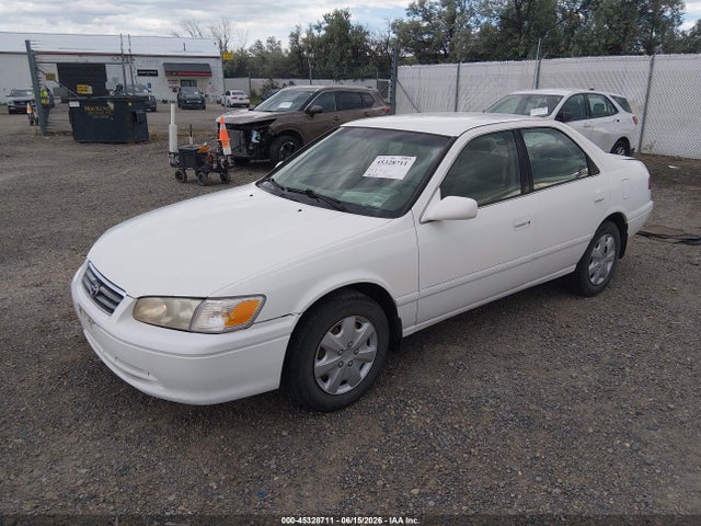 2000 Toyota CAMRY LE — фото 2