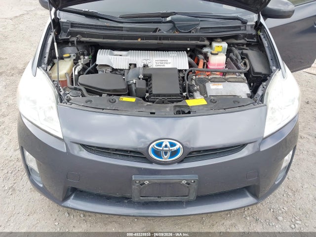 صورة 10 لـ 2011 Toyota PRIUS TWO