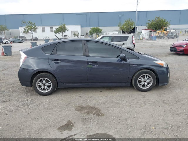 2011 Toyota PRIUS TWO — миниатюра 13