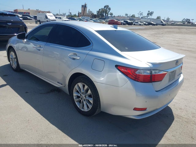 2015 Lexus ES 300H 照片 3