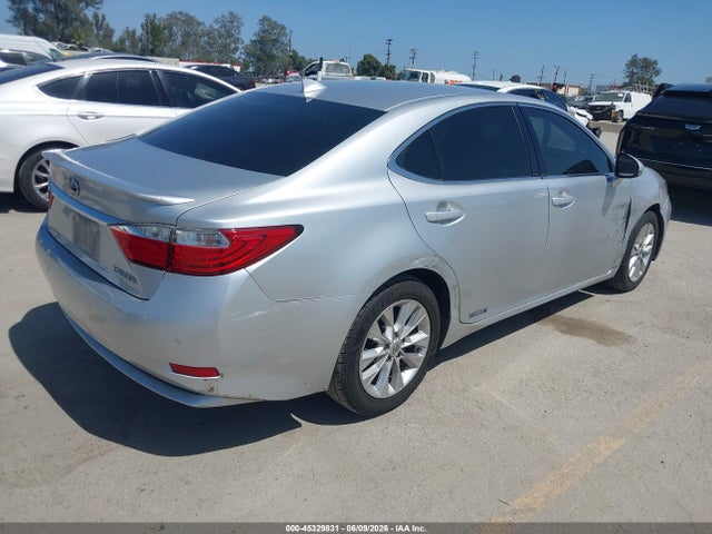 2015 Lexus ES 300H 照片 4