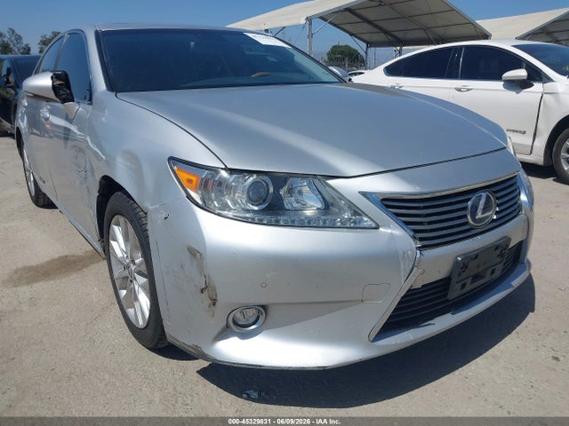 2015 Lexus ES 300H 照片 6