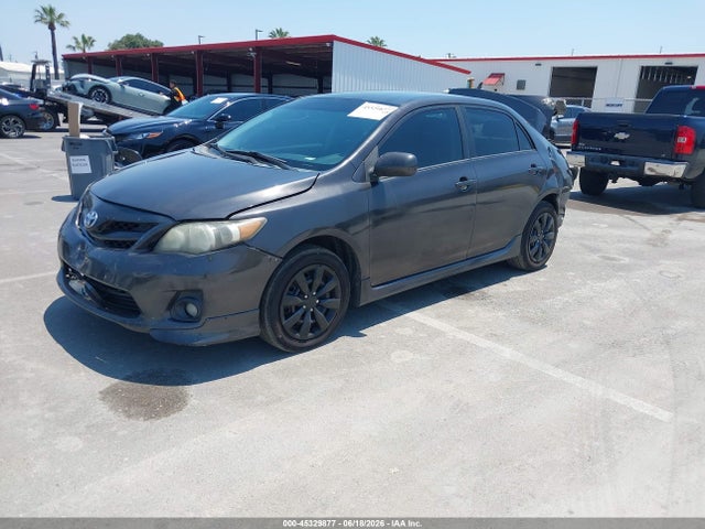 2011 Toyota COROLLA S photo 2
