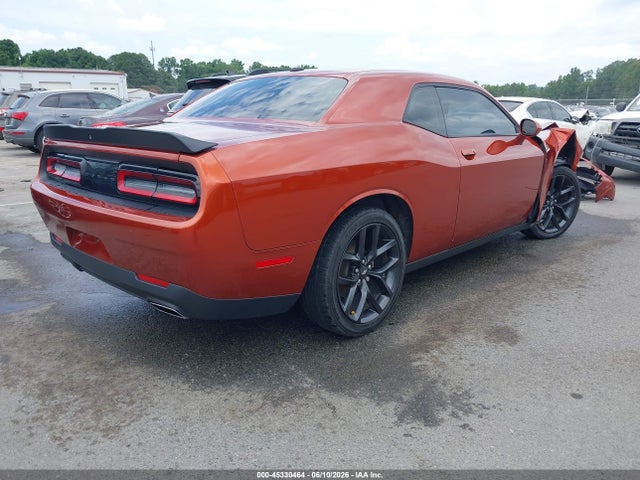 2021 Dodge CHALLENGER SXT — фото 4