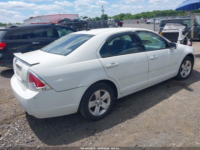 FORD FUSION SE - 4