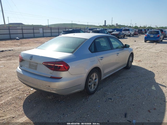 صورة 4 لـ 2018 Volkswagen PASSAT 2.0T R-LINE/2.0T S