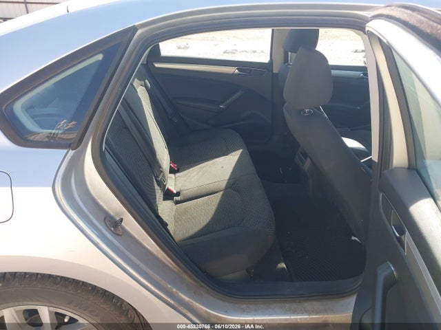 صورة 8 لـ 2018 Volkswagen PASSAT 2.0T R-LINE/2.0T S