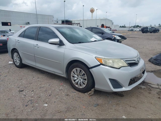2014 TOYOTA CAMRY LE