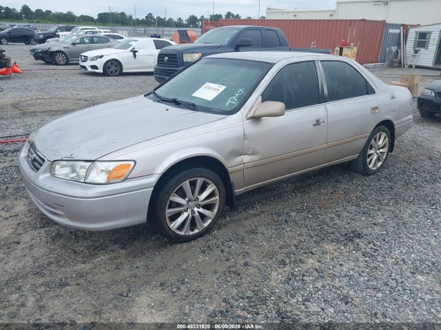 2001 Toyota CAMRY LE photo 2