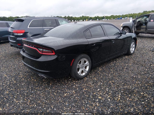 2020 Dodge CHARGER SXT RWD — фото 4