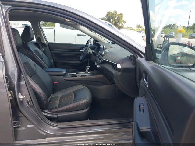 2021 Nissan ALTIMA SR FWD photo 5