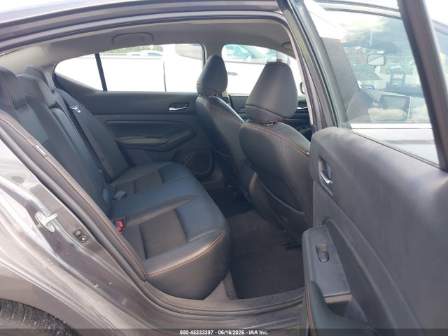 2021 Nissan ALTIMA SR FWD photo 8