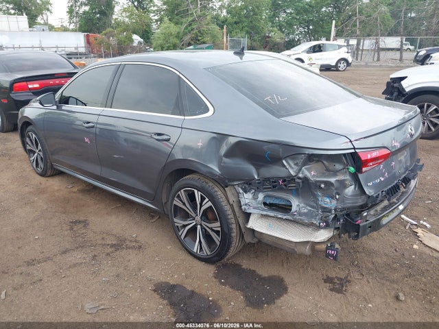 2021 Volkswagen PASSAT 2.0T SE — фото 3