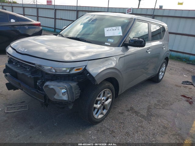2022 KIA SOUL LX photo 2