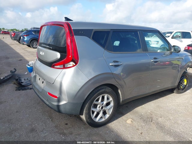 2022 KIA SOUL LX photo 4