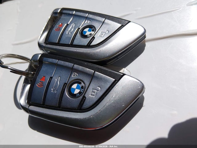 2017 BMW 540I — миниатюра 11