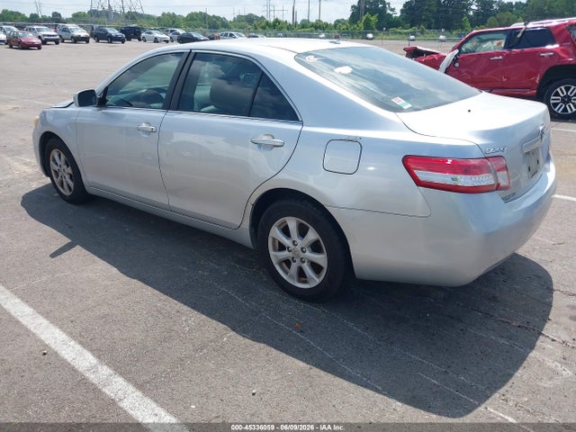 2011 Toyota CAMRY LE 照片 3