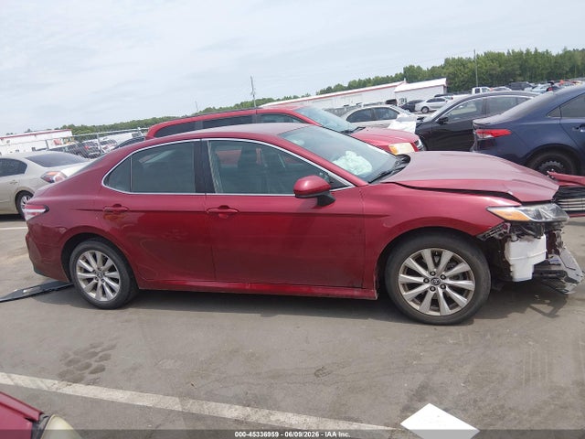 2019 TOYOTA CAMRY LE 14
