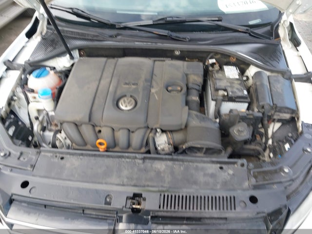 صورة 10 لـ 2013 Volkswagen PASSAT 2.5L S