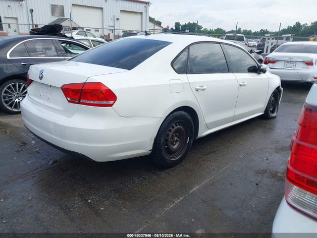 صورة 4 لـ 2013 Volkswagen PASSAT 2.5L S