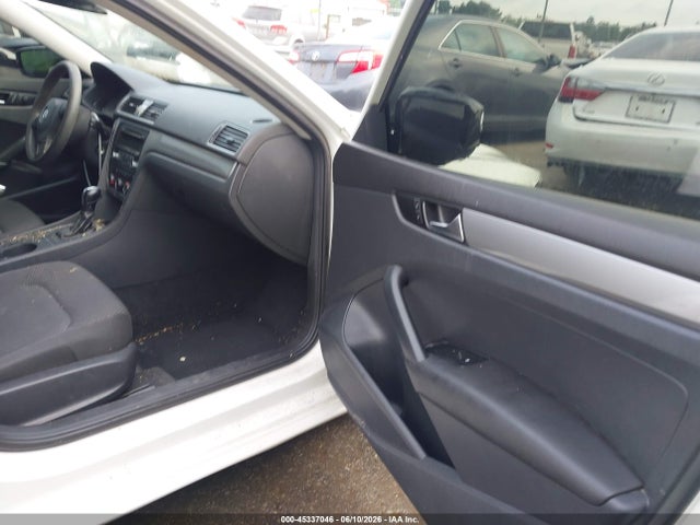 صورة 5 لـ 2013 Volkswagen PASSAT 2.5L S