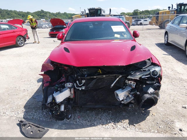صورة 6 لـ 2018 ALFA Romeo GIULIA QUADRIFOGLIO RWD