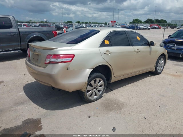 2010 Toyota CAMRY LE 缩略图 4