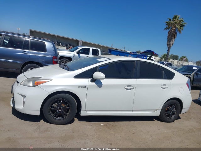 صورة مصغرة 14 لـ 2012 Toyota PRIUS THREE