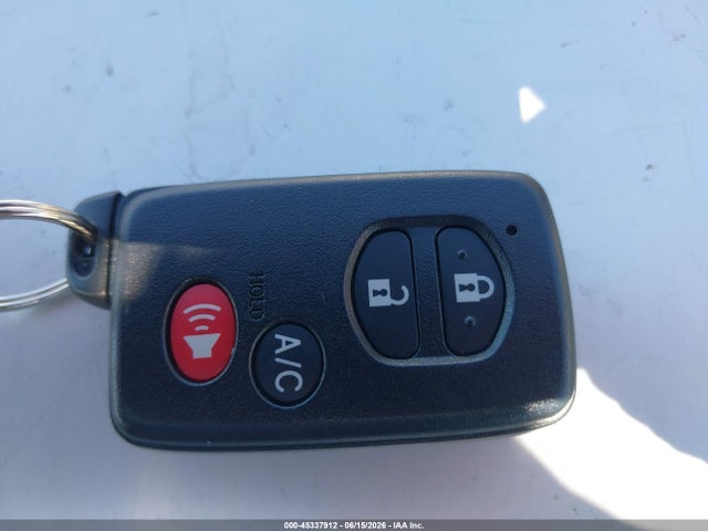 صورة مصغرة 11 لـ 2012 Toyota PRIUS THREE