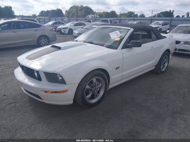 صورة 2 لـ 2005 FORD MUSTANG GT
