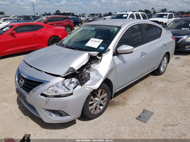 2015 Nissan VERSA 1.6 SV 照片 2
