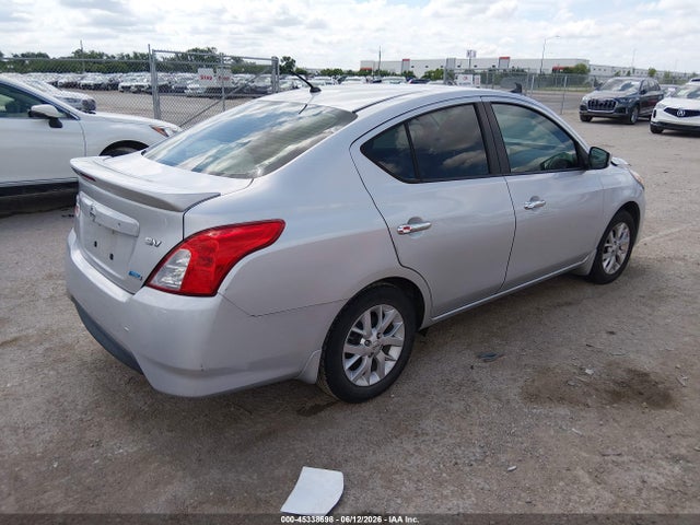 2015 Nissan VERSA 1.6 SV 照片 4