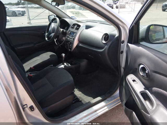 2015 Nissan VERSA 1.6 SV 照片 5