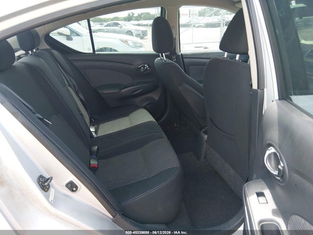 2015 Nissan VERSA 1.6 SV 照片 8