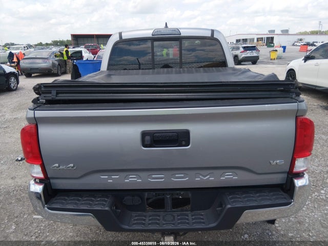 2016 Toyota TACOMA SR5 V6 — миниатюра 17