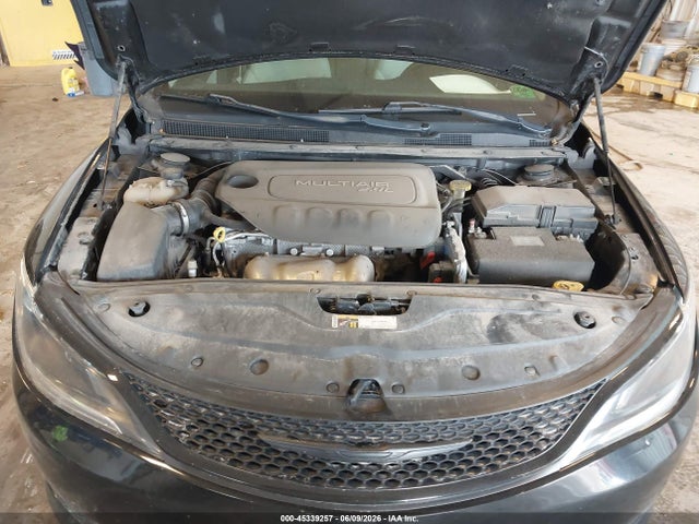 صورة 10 لـ 2016 Chrysler 200 LIMITED