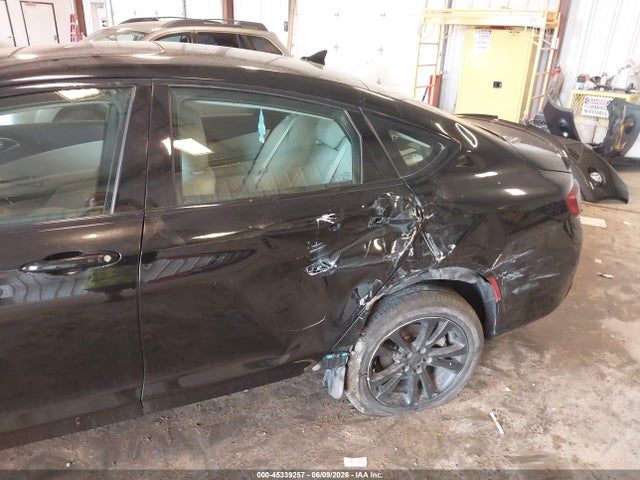 صورة 6 لـ 2016 Chrysler 200 LIMITED