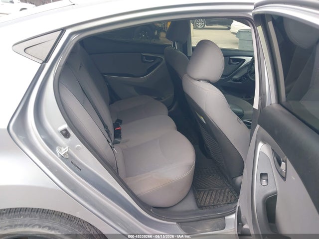 صورة 8 لـ 2015 Hyundai ELANTRA SE