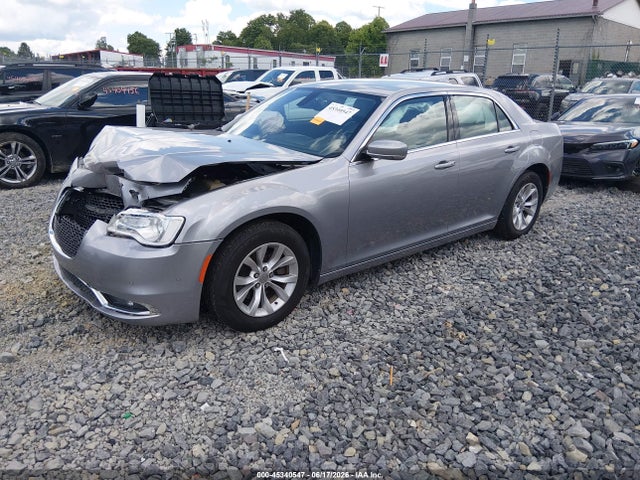 2015 Chrysler 300 LIMITED — фото 2