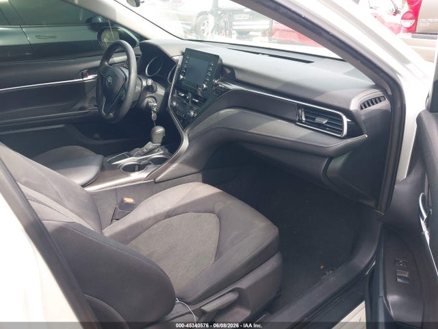 صورة 5 لـ 2022 Toyota CAMRY LE