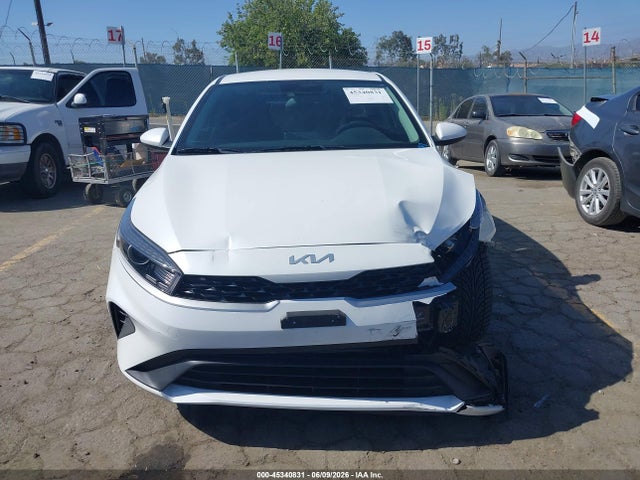 2023 KIA FORTE LXS thumbnail 12