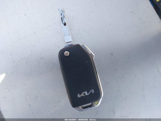 2023 KIA FORTE LXS thumbnail 11