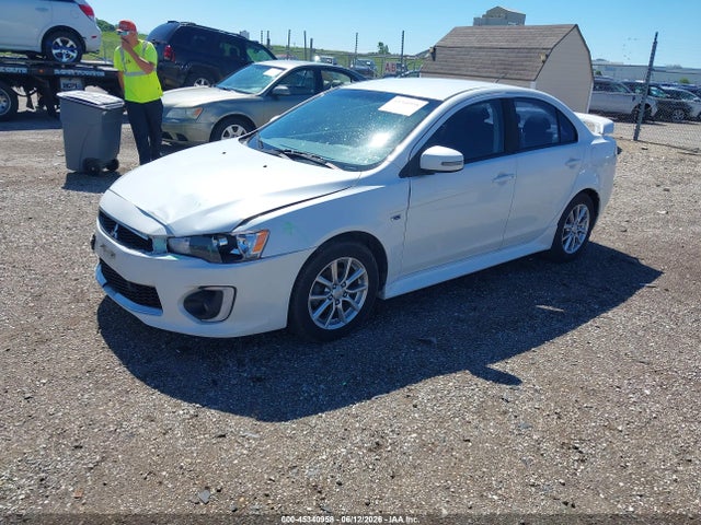 2016 Mitsubishi LANCER ES photo 2