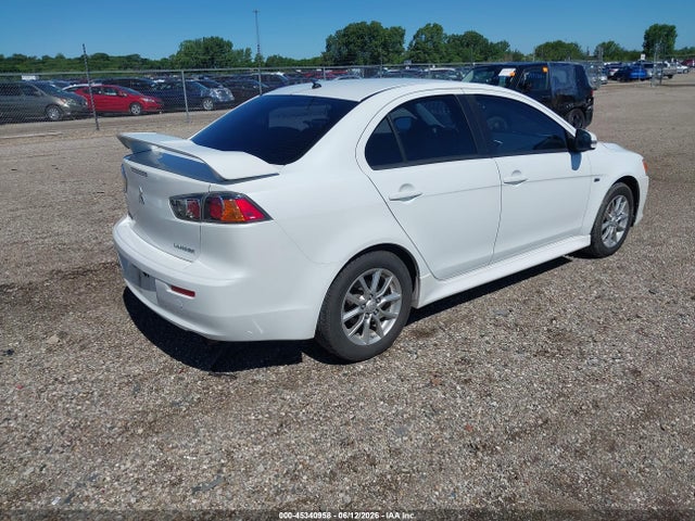 2016 Mitsubishi LANCER ES photo 4