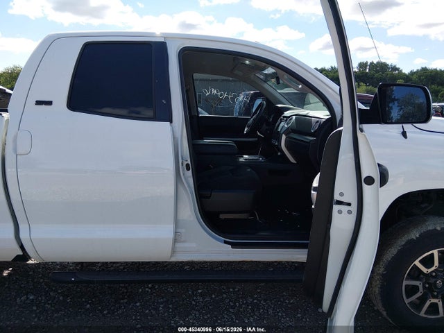 2017 Toyota TUNDRA SR5 5.7L V8 photo 5